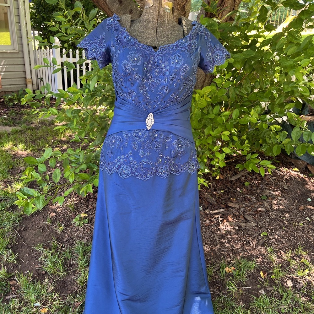 Mother of the bride, sapphire, blue, beaded dress size 12, gorgeous